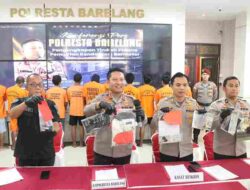 Kapolresta Barelang Gelar Konferensi Perss Ungkap Kasus Curanmor di 8 TKP dengan 12 Tersangka