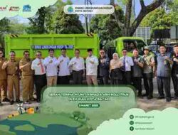 DLH Batam Terima 14 Unit Amroll Truck Pengangkut Sampah, Amsakar : Masalah Sampah Harus Teratasi