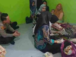 Peduli Kasih, Kapolsek Batu Ampar Kunjungi Warganya Yang Sakit