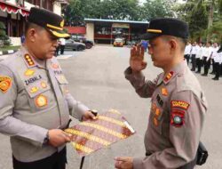 Kapolresta Barelang Berikan Penghargaan Kepada Kapolsek Bulang Atas Prestasi Dalam Rangkaian HUT RI Ke – 80