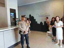 Minggu Kasih, Polsek Bengkong Hadir Menyapa Jemaat Gereja