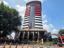 Gubernur Riau Dibawa ke Jakarta oleh KPK Usai OTT