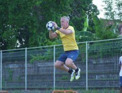 Teja Paku Alam Kokohkan Gawang PERSIB, Catat Lima Clean Sheet Beruntun