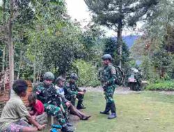 Selain Menjaga Keamanan Wilayah, Satgas Yonif 136/TS Pos Kotis Berikan Cek Kesehatan Gratis Kepada Masyarakat Desa Wandenggobak Melalui Patroli Simpatik