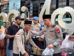 Polsek Batu Ampar dan Bhayangkari Bagikan 100 Paket Takjil di Sei Jodoh Batu Ampar