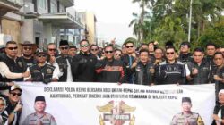 ​KAPOLDA KEPRI BERSAMA HDCI BATAM–KEPRI BAGIKAN HELM DAN TAKJIL KEPADA PENGENDARA MOTOR
