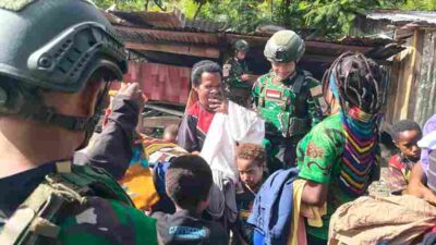 Wujud Kepedulian TNI AD di Tanah Penugasan, Yonif 136/TS Salurkan Bantuan Pakaian Kepada Masyarakat Distrik Tinggi Nambut