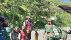 Bukti Nyata Kepedulian TNI AD Satgas Yonif 136/TS, Jalin Kebersamaan dan Hubungan Emosional Melalui Anjangsana