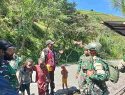 Bukti Nyata Kepedulian TNI AD Satgas Yonif 136/TS, Jalin Kebersamaan dan Hubungan Emosional Melalui Anjangsana