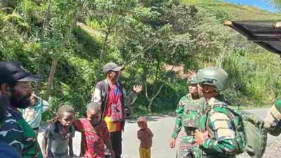 Bukti Nyata Kepedulian TNI AD Satgas Yonif 136/TS, Jalin Kebersamaan dan Hubungan Emosional Melalui Anjangsana