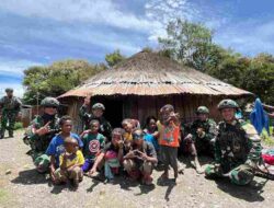 Di sudut Kampung Wiringgame, kehadiran prajurit Satgas Yonif 136/Tuah Sakti menghadirkan lebih dari sekadar tugas—melainkan sentuhan kemanusiaan.