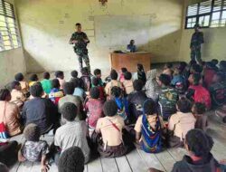 Aksi Nyata Tanpa Batas di Perbatasan: Satgas Yonif 136/Tuah Sakti Hadirkan Semangat Belajar dan Harapan Baru di SD Negeri Kalome