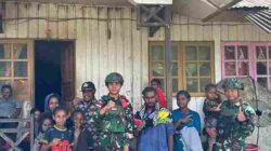 Hangatnya Kepedulian di Ujung Negeri, Satgas Yonif 136/Tuah Sakti Sentuh Hati Warga Kampung 55