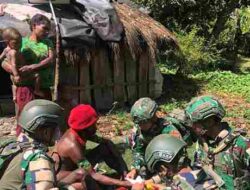 Wujud Kepedulian TNI AD, Satgas Yonif 136/TS Gencar Gelar Pengobatan Keliling dan Komsos Kepada Warga Distrik Pos Kalome Kab. Intan Jaya Papua