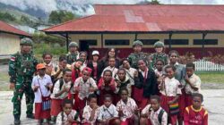 Peringati Hari Pendidikan Nasional, Komandan Satgas Yonif 136/Tuah Sakti, Letkol Inf Yudi Satria Prabowo, S.H., M.IP., Hadirkan Pembelajaran Penuh Ceria di Seluruh Pos Penugasan