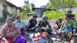 Satgas Yonif 136/Tuah Sakti Gelar Anjangsana di Kp 55, Wujud Kepedulian TNI untuk Masyarakat Papua