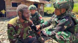 Wujud Nyata Kepedulian TNI AD, Satgas Yonif 136 TS Berikan Pelayan Kesehatan Gratis Kepada Warga Kampung Wandeng Gobak Papua