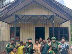 Di Balik Penugasan di Papua, Satgas Yonif 136/Tuah Sakti Hadir Membawa Kepedulian bagi Warga Pedalaman