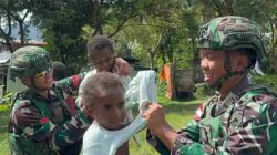 Satgas Yonif 136/Tuah Sakti Melalui Pos KP 55 Laksanakan Kegiatan Anjangsana Datangi Rumah-Rumah Warga di Kampung Lungguneri, Distrik Pageleme, Kabupaten Puncak Jaya Papua