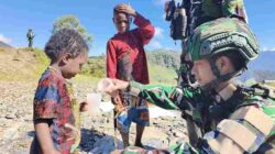 Di Balik Patroli Simpatik, Prajurit Yonif 136/Tuah Sakti Hadir Menjaga Rasa Aman dan Harapan Masyarakat Papua