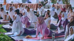 RAYAKAN HARI YOGA INTERNASIONAL 2026, HARRIS RESORT WATERFRONT BATAM DAN HARRIS HOTEL BATAM CENTER BERKOLABORASI DENGAN PESONA YOGA STUDIO GELAR  YOGA FOR HEALTHY AGEING