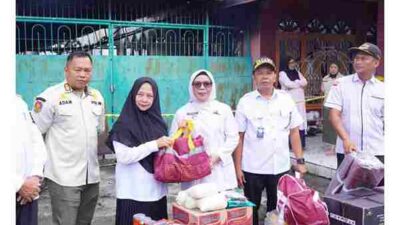 Wabup Kampar Dr. Hj. Misharti, S.Ag., M.Si, Tinjau Korban Kebakaran di Kelurahan Langgini dan Salurkan Bantuan Langsung