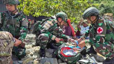 Satgas Yonif 136/TS Hadir Menjaga Sehat, Anjangsana dan Yankes Gratis Warnai Kampung Wurak Puncak Jaya Papua