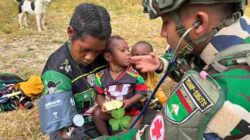 Satgas Yonif 136/Tuah Sakti Hadirkan Patroli Simpatik dan Pelayanan Kesehatan di Kampung Wineri Puncak Jaya Papua Tengah