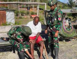 Satgas Yonif 136/Tuah Sakti Gelar Patroli Simpatik di Kampung Wineri, Dengarkan Aspirasi Warga dan Berikan Pelayanan Kesehatan
