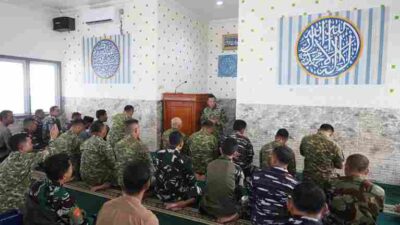 Mohon Doa Kesuksesan Latihan Operasi Terintegrasi TNI, TNI AL Gelar Sholat Hajat dan Santunan Anak Yatim