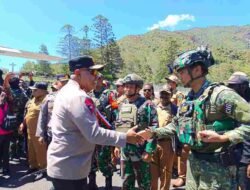 Disambut Langsung Oleh Dansatgas Yonif 136/TS Letkol Inf Yudi Satria Prabowo, S.H., M.I.P Kapolda Papua Tengah Kunjungi Pos Kotis Puncak Jaya Perkuat Sinergitas TNI Polri