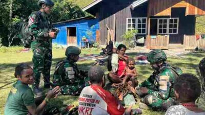 Pererat Silaturahmi, Satgas Yonif 136/Tuah Sakti Anjangsana ke Masyarakat Tinggi Nambut Puncak Jaya Papua Tengah