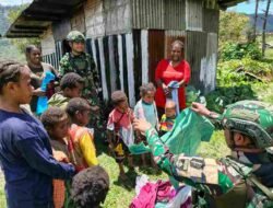 Satgas Yonif 136/TS Laksanakan Anjangsana Guna Pererat Silaturahmi dan Berbagi Kepedulian di Kampung Waden Goba Puncak Jaya