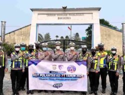 Polantas Karib, Gerak Cepat Satlantas Polres Bintan Bagikan 1000 Masker Kepada Masyarakat, Cegah Paparan Langsung Kabut Asap