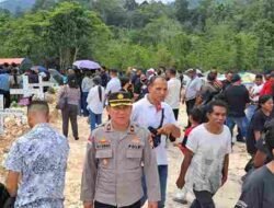 Kapolsek Sekupang Hadiri dan Amankan Prosesi Pemakaman Warga di TPU Sei Temiang