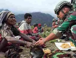 Satgas 136/TS Pos Nume Jalin Silaturahmi dan Dukung Hasil Kebun Warga Jigonikme Puncak Jaya Papua Tengah