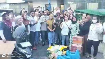 Ketua DPD Grib Jaya Kepri Junaidi Eddy, Berikan Bantuan Sembako Kepada Pekerja PT Ghimli dan Desak Pemerintah Cepat Tanggap Selesaikan Hak Semua Para Pekerja