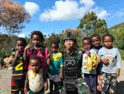 Anjangsana Satgas Yonif 136/TS Pererat Silaturahmi dan Kepedulian Bersama Masyarakat Kampung Ukuneri Puncak Jaya Papua Tengah