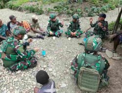 Anjangsana Satgas Yonif 136/Tuah Sakti Pererat Silaturahmi Bersama Masyarakat Kampung Ukuneri Puncak Jaya Papua