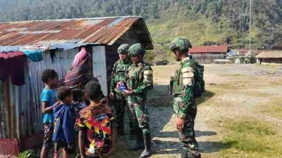 Satgas Yonif Raider 136/TS Gelar Patroli Simpatik dan Pelayanan Kesehatan di Kampung Irimuli Puncak Jaya Papua Tengah