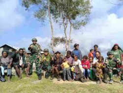 Pererat Silaturahmi, Satgas Yonif 136/Tuah Sakti Pos Nume Gelar Anjangsana Bersama Masyarakat Kampung Nume Puncak Jaya Papua Tengah