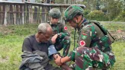 Satgas Yonif 136/Tuah Sakti Hadirkan Pelayanan Kesehatan bagi Warga Tinggi Nambut Puncak Jaya Papua Tengah
