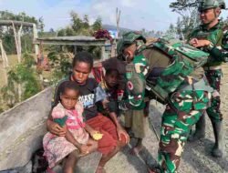 Patroli Simpatik Satgas Yonif Raider 136/TS, Hadirkan Rasa Aman dan Pelayanan Kesehatan bagi Warga Irimuli Puncak Jaya Papua Tengah