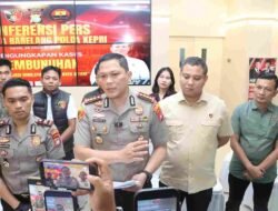 Kapolresta Barelang Pimpin Konferensi Pers Pengungkapan Kasus Pembunuhan di Sei Beduk